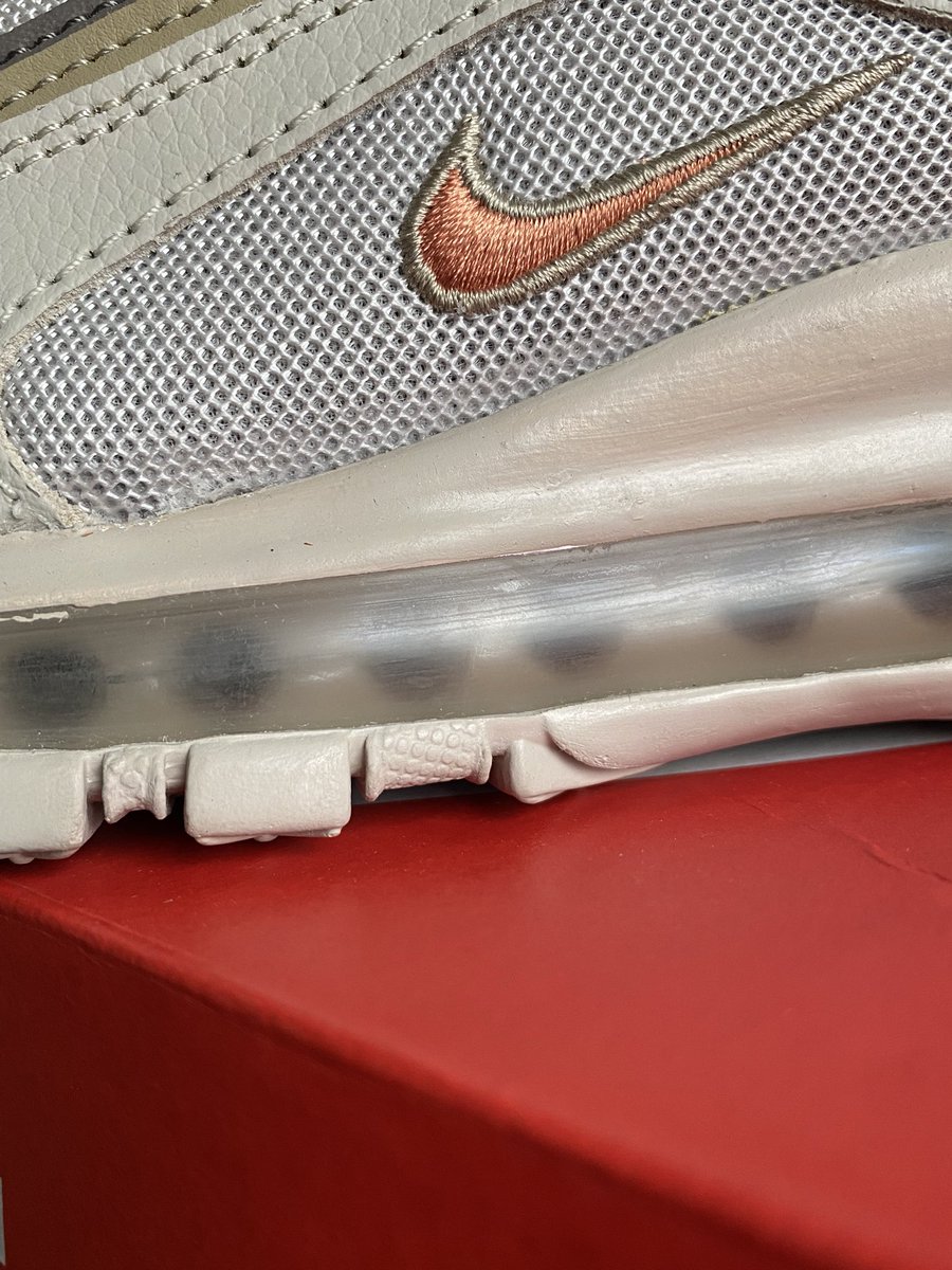 JipperKohnson's tweet photo. @Nike these brand new 97s are pitiful. Contacted your help dept. and was not satisfied. https://t.co/VarCTMO1RD