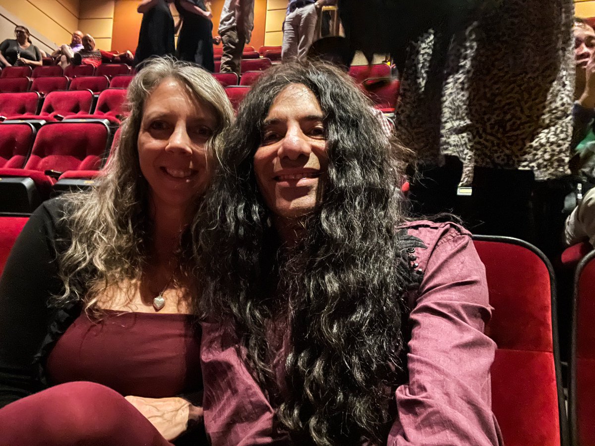 My very first concert when I was a kid was Rod Stewart.  My sister Debbie and her husband took us to see him.  It was really great to see him after all these years last night in Vegas.  He sounded great!  #mikecampese #rodstewart #lasvegas #rodstewartconcert #ceaserspalace