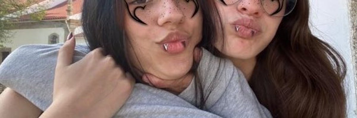 “Ana Gouveia faz minete a Lara Nunes enquanto estava com o periodo”