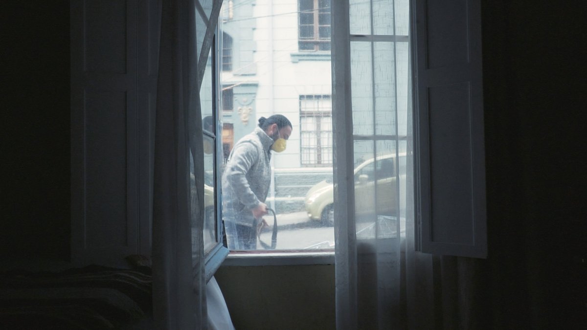 dereojoCL's tweet photo. Este miércoles 17 de mayo, en #canalartv se estrena el segundo episodio de 𝐇𝐀𝐁𝐈𝐓𝐀𝐌𝐎𝐒: "Edificio Favero" 🎬 Sumérgete en la historia de este emblemático conjunto habitacional de Valparaíso, construido en 1912 por el arquitecto Giocondo Favero. https://t.co/bLGpANQFM6