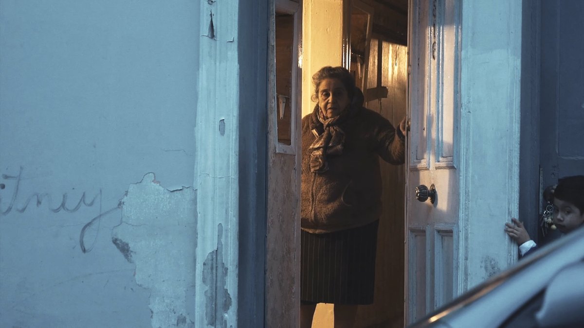 dereojoCL's tweet photo. Este miércoles 17 de mayo, en #canalartv se estrena el segundo episodio de 𝐇𝐀𝐁𝐈𝐓𝐀𝐌𝐎𝐒: "Edificio Favero" 🎬 Sumérgete en la historia de este emblemático conjunto habitacional de Valparaíso, construido en 1912 por el arquitecto Giocondo Favero. https://t.co/bLGpANQFM6