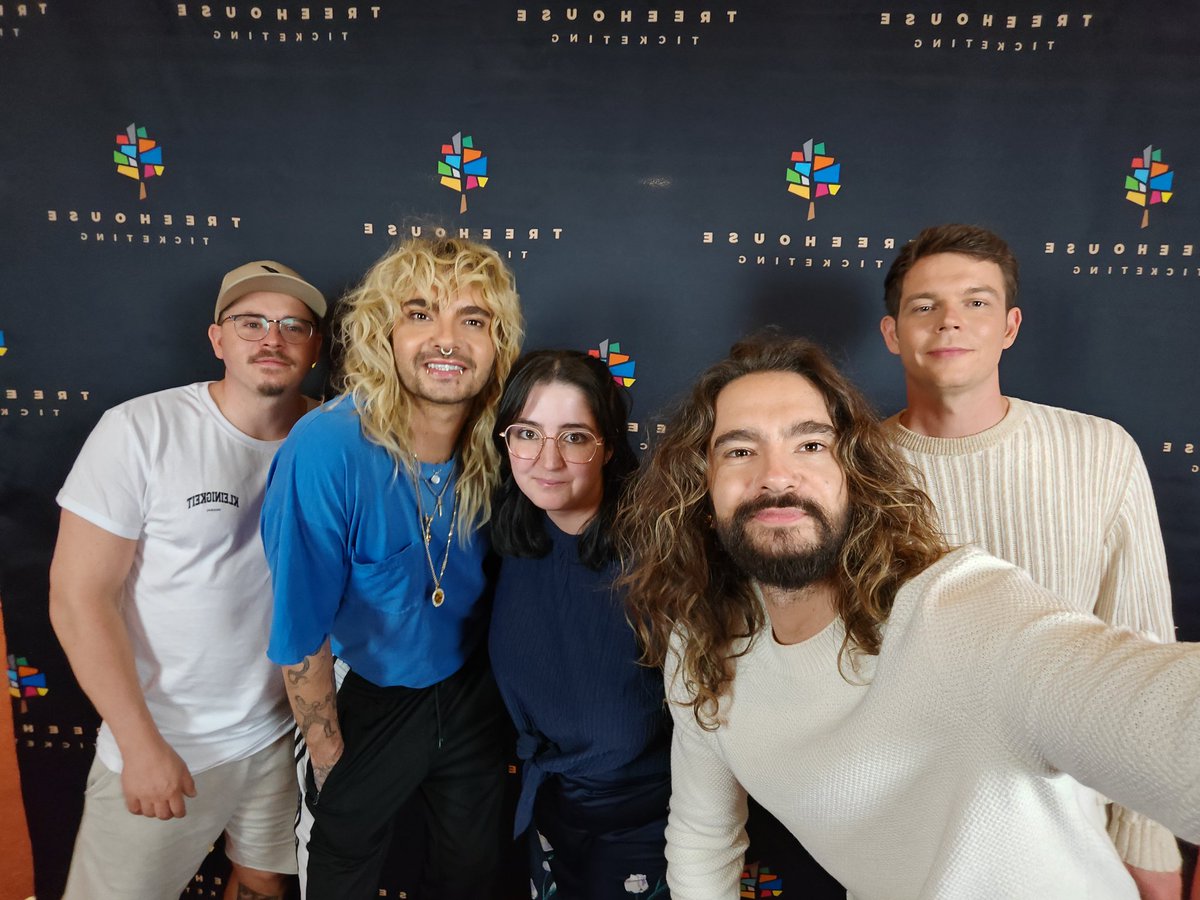 LeCactusDeGeorg's tweet photo. #BTWParis #PostChill https://t.co/neljx5BQ9N