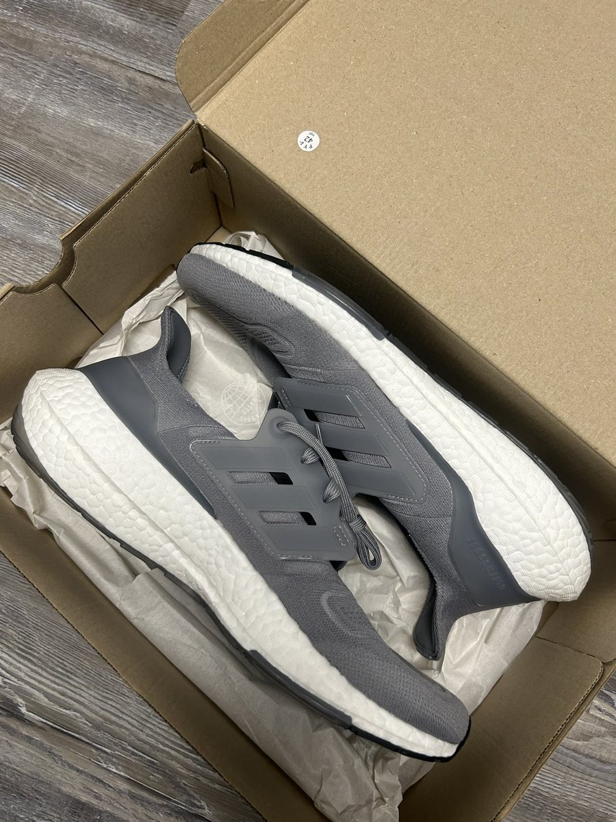 Big thanks to Allen Krebs and <a href="/kratz_sports/">Kratz Sporting Goods</a> for the great deal on some new Ultraboosts for next <a href="/MVPremier/">Mockingbird Valley Premier</a> season. Coaches, a great local company to do business with - check them out in Clarksville!