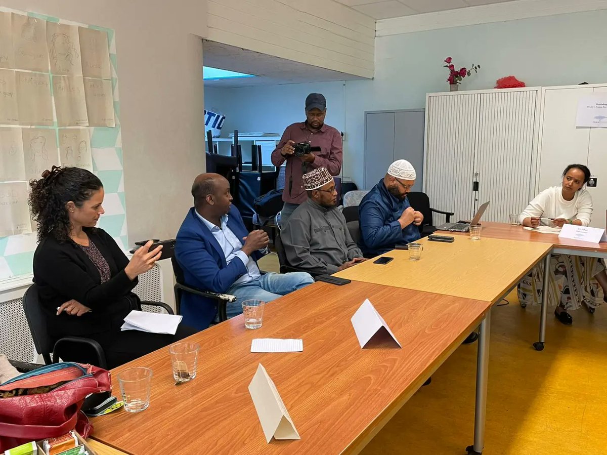 IcarNur's tweet photo. Ik sprak met vertegenwoordigers van diverse organisaties over #energiearmoede en deelde de inspanningen van @DENKDenHaag om Hagenaars te helpen. Het is belangrijk dat iedereen de juiste hulp krijgt tegen energiearmoede! Dank aan #FSAN voor de uitnodiging🙏🏿. https://t.co/0uqYEjp7Ts