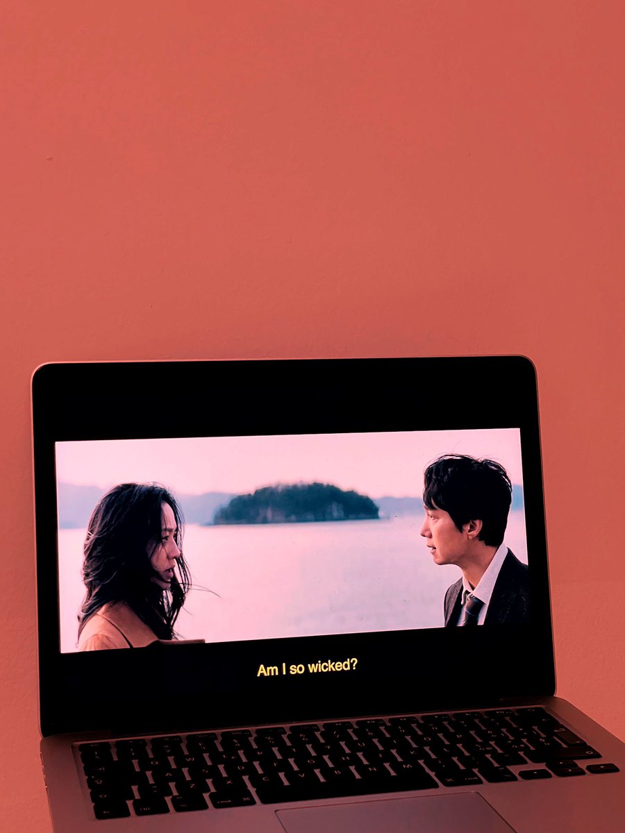 avalucaph's tweet photo. #NowWatching “Decision to Leave”
#ParkChanWook https://t.co/TlHlyVzHFe