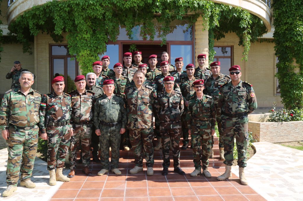 forces_command's tweet photo. The #1st_supporting_forces_command’s promoted officers receive their new ranks from Commander #Sihad_Barzani.
We #congratulate all the promoted #officers on behalf of the commanders, officers, and #Peshmergas of our #command. https://t.co/df2eCamAWP