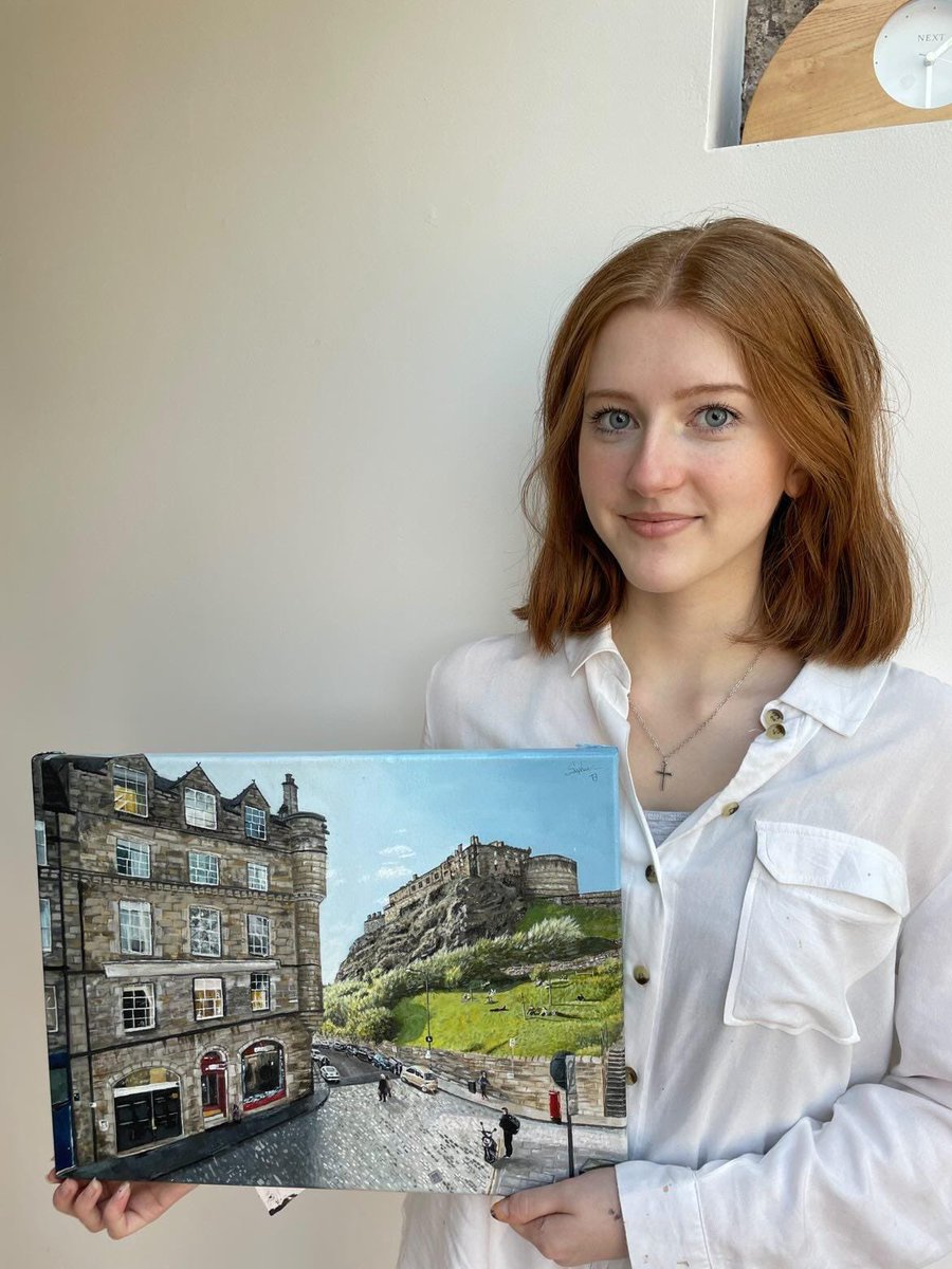 Fabulous new artist joining the gallery this month, welcome to Sophie. This is her holding her original painting of Edinburgh Castle. #Edinburgh <a href="/Beathhigh/">Ian Rankin</a> #scotland @sussexbythesea1 <a href="/business_sussex/">Sussex Business Spotlight🌟</a> <a href="/TheSBS_Crew/">#SBS Crew</a> #art #sbswinnershour