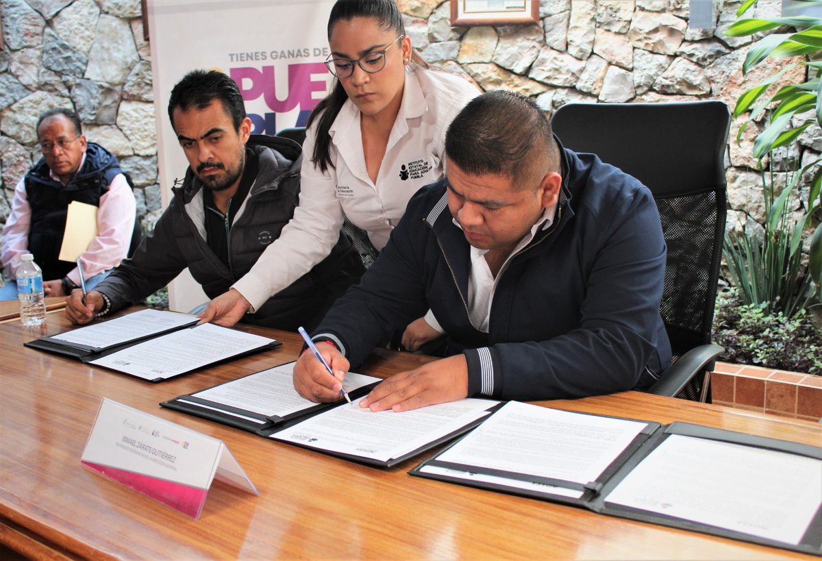 Ismael_ZarateG's tweet photo. Firmamos un convenio con #INDASA, empresa dedicada a la industria del acero y preocupada por la educación de sus trabajadores, el objetivo: acercar los servicios educativos del @IEEAPuebla.
#PueblaAcelera en conjunto con todos los sectores para el bienestar de las y los poblanos. https://t.co/R2gbabdTJn