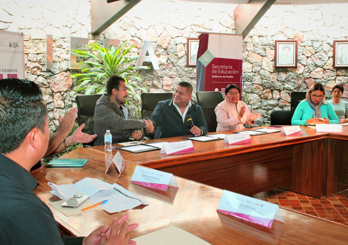 Ismael_ZarateG's tweet photo. Firmamos un convenio con #INDASA, empresa dedicada a la industria del acero y preocupada por la educación de sus trabajadores, el objetivo: acercar los servicios educativos del @IEEAPuebla.
#PueblaAcelera en conjunto con todos los sectores para el bienestar de las y los poblanos. https://t.co/R2gbabdTJn