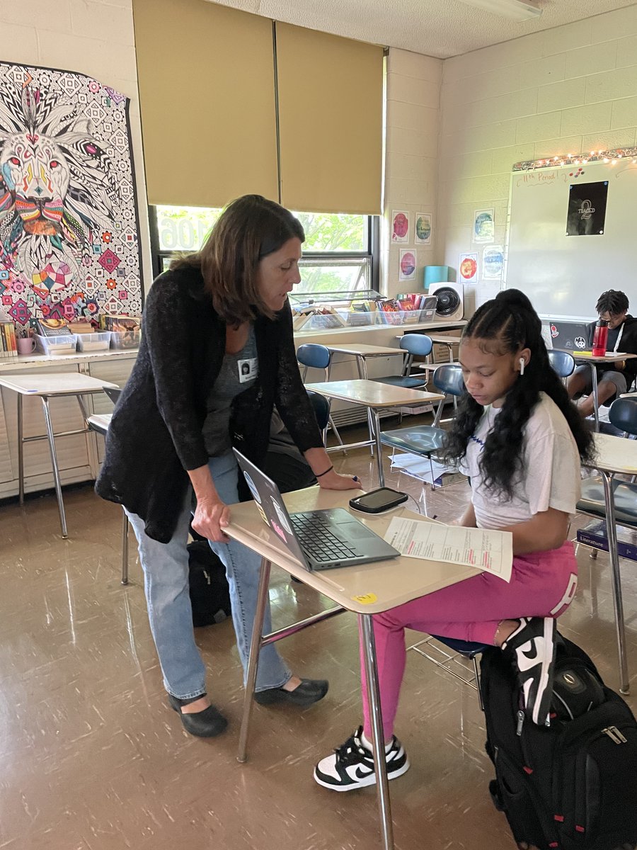 selschools's tweet photo. Thank you @LakeErieInk for working with our Brush students and helping them discover the joy of writing! Full story at https://t.co/dQpp6X4cAf #ArcPride #creativewriting https://t.co/OT3G8AgqNW