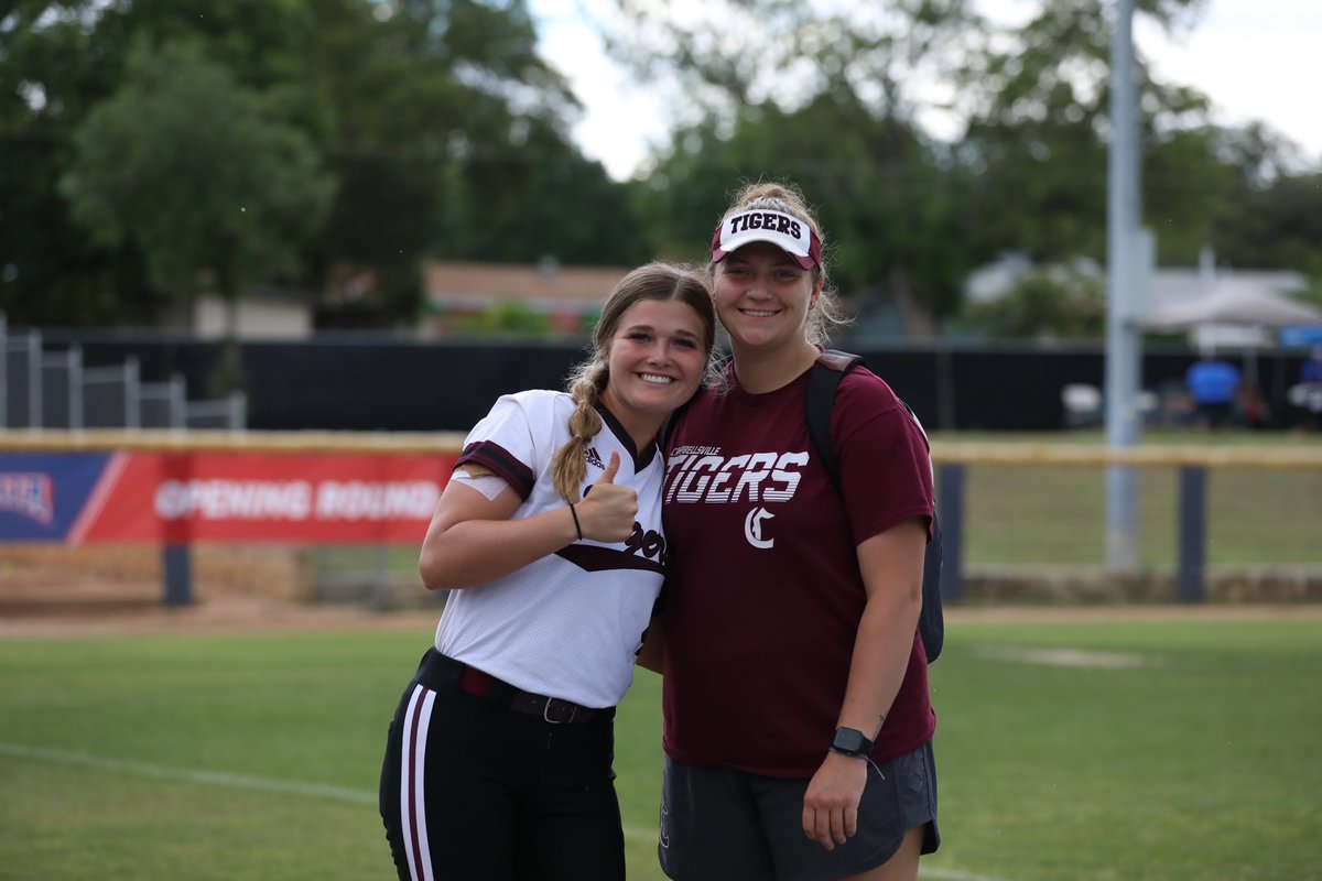 CVilleLTS's tweet photo. Wherever the break is at, we can’t catch it 🤷‍♀️🤦‍♀️. Another storm delay. Buttttt we’re still in high spirits here!! 

📺 https://t.co/006k3wMTVe
📊 https://t.co/k87sVyOh1v
#️⃣ #TigerUp https://t.co/Sn6EVBToEk
