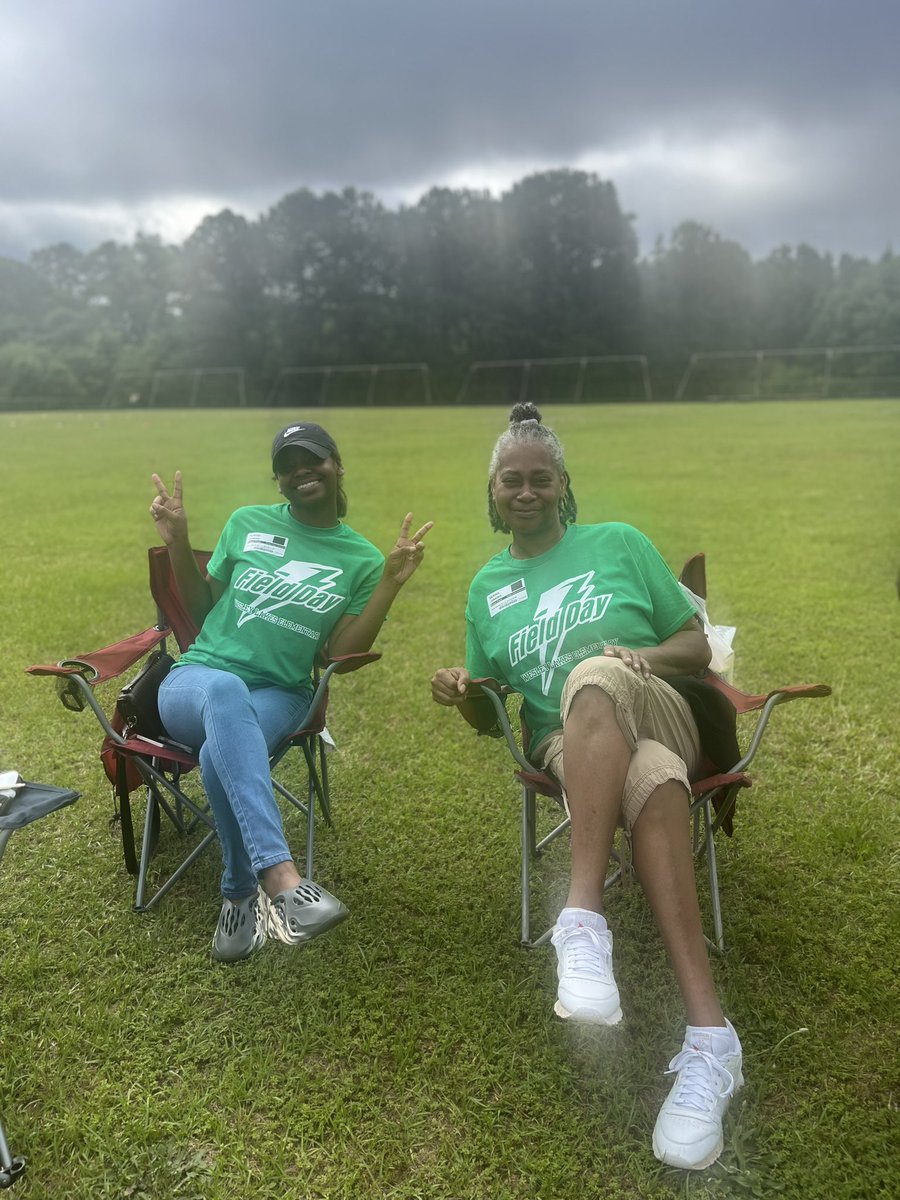 Our teachers and parents were ready to support our little dolphins for field day!