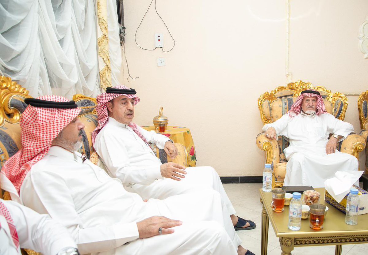 AlmulhimEB's tweet photo. | مبادرة قُرْبى | : 

استكمالاً لمبادرة قربى زار اعضاء مجلس أسرة 
آل ملحم العم ناصر بن أحمد الزيد آل ملحم 
بو سمير . 

#مبادرة_قُرْبى 
#أسرة_آل_ملحم
#الزيارة_رقم_٢ https://t.co/NmLZ4T1o8j