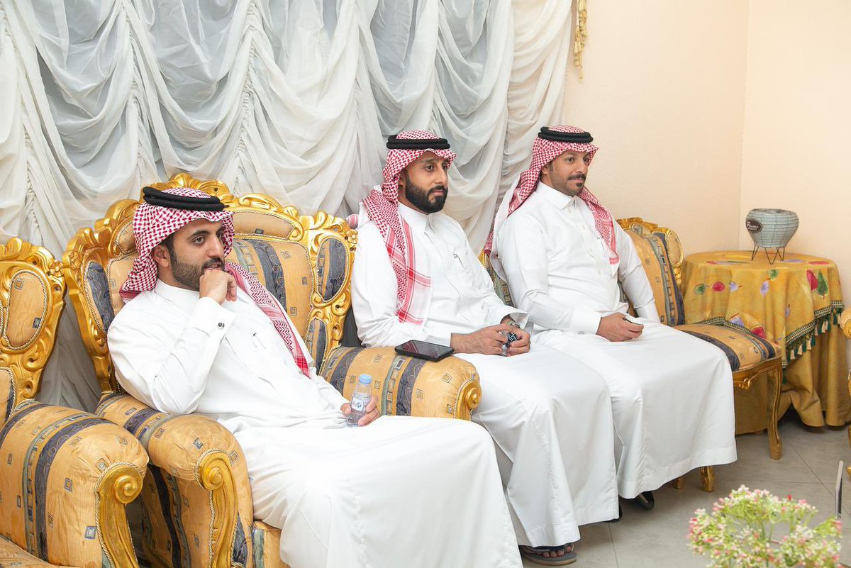 AlmulhimEB's tweet photo. | مبادرة قُرْبى | : 

استكمالاً لمبادرة قربى زار اعضاء مجلس أسرة 
آل ملحم العم ناصر بن أحمد الزيد آل ملحم 
بو سمير . 

#مبادرة_قُرْبى 
#أسرة_آل_ملحم
#الزيارة_رقم_٢ https://t.co/NmLZ4T1o8j