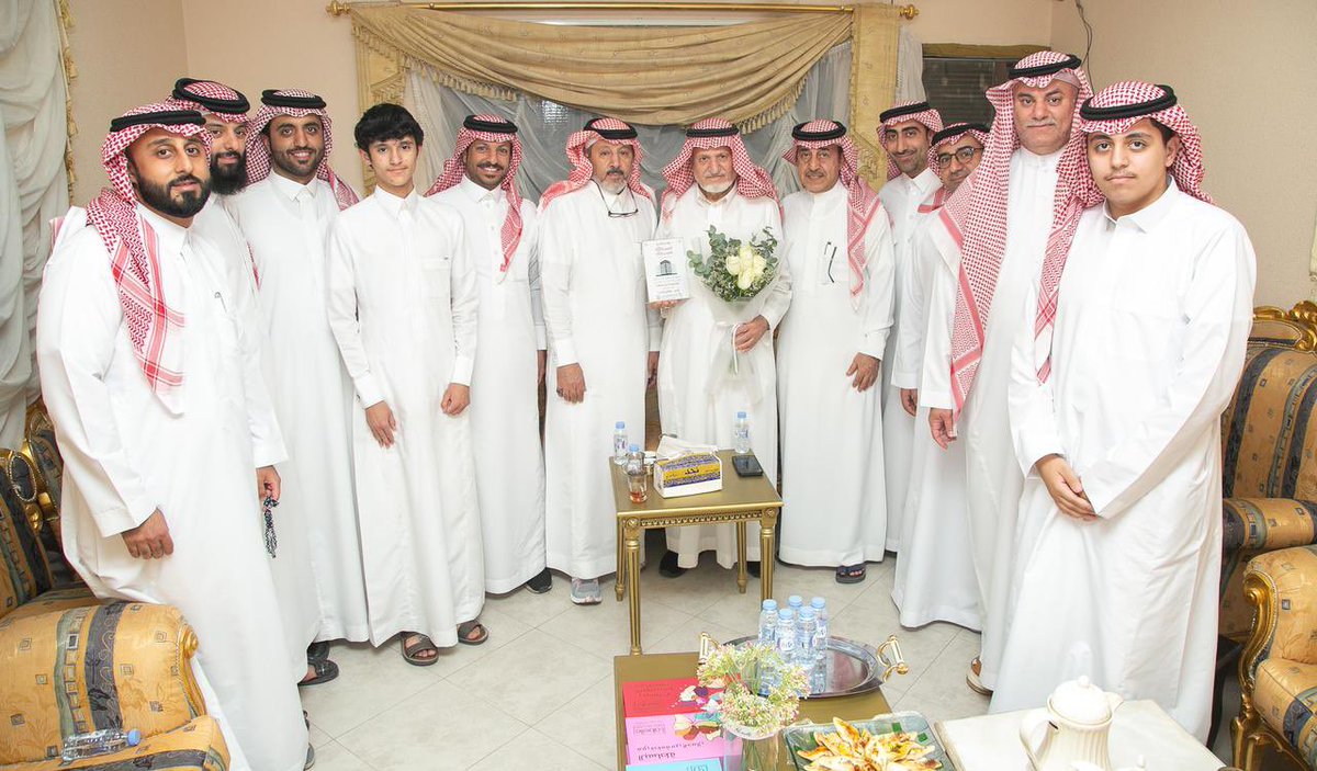 AlmulhimEB's tweet photo. | مبادرة قُرْبى | : 

استكمالاً لمبادرة قربى زار اعضاء مجلس أسرة 
آل ملحم العم ناصر بن أحمد الزيد آل ملحم 
بو سمير . 

#مبادرة_قُرْبى 
#أسرة_آل_ملحم
#الزيارة_رقم_٢ https://t.co/NmLZ4T1o8j