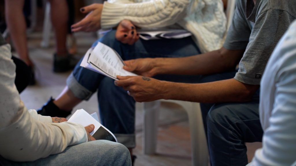 Compartimos convocatoria de UdelaR al EFI «Educación universitaria en cárceles. Desafíos y prácticas institucionales desde una perspectiva interdisciplinaria» Inscripciones hasta el 28 de mayo. 📷 Estudiantes privados de libertad, Unidad 4 del INR. Foto: UCUR