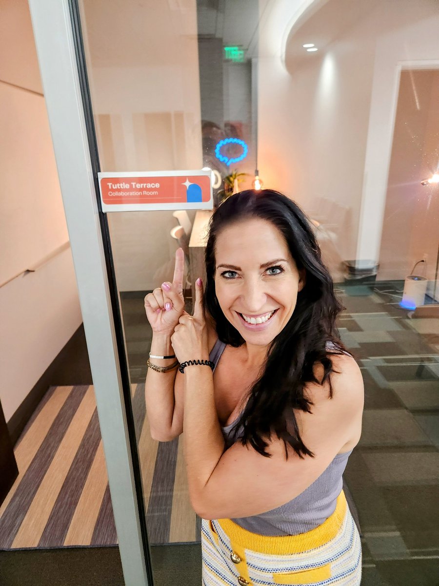 volvoshine's tweet photo. Oh hai @MichelleAbbs
Can't wait to see the Tuttle Tribe / @Web3Equity at @officelogicmia
#Miami #miamitech https://t.co/y8syVwKJTx