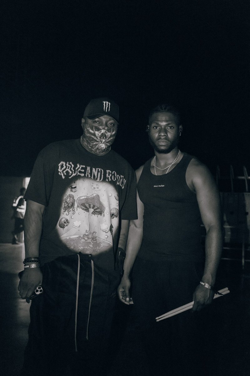 EDrumsofficial's tweet photo. Just doing what i do best🙏🏾
#letsgoglobal #remaindiatour #blessed
#rave #raveandroses #viral2023 #Trending #Rema https://t.co/iyCWvV4dDM