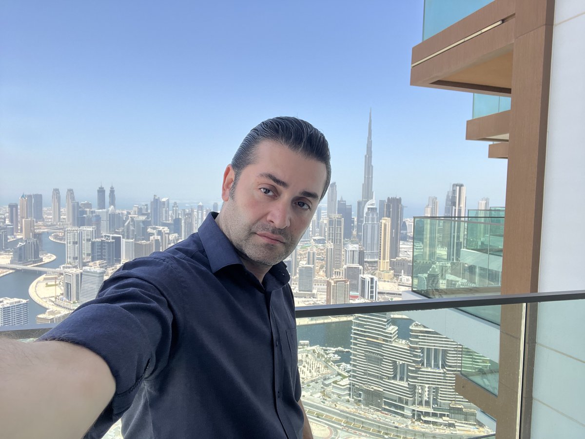 FarahmandAria's tweet photo. ✅ You can listen to the crowd or you can listen to your #soul and be on your own stage.
#FarahmandAriashokooh
#yourownstage #uae #uaelife #unitedarabemirates #uae🇦🇪 #dubai #dubai🇦🇪 #dubailife #life #world #business #businessbay #businessbaydubai #way2alter #w2a #waytoalter #skyview #burjkhalifa