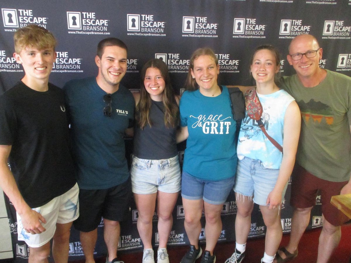 EscapeBranson's tweet photo. Thanks for escaping with us! More pictures on our Facebook page, don’t forget to tag and share 🖤🚪🔐 https://t.co/fznZfHj0qD