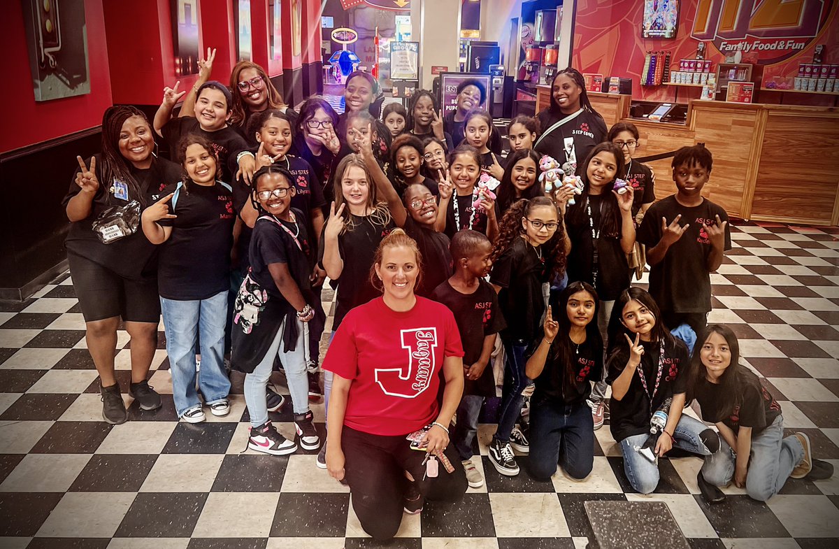 lmr0050's tweet photo. Have so many staff kiddos at my school @ASJohnston1 … and an awesome Spirit  Squad…why not take them on a field trip??? Had a blast and thankful for all the Jag moms (and a dad ) that work at our school! https://t.co/L5MArXRYVo