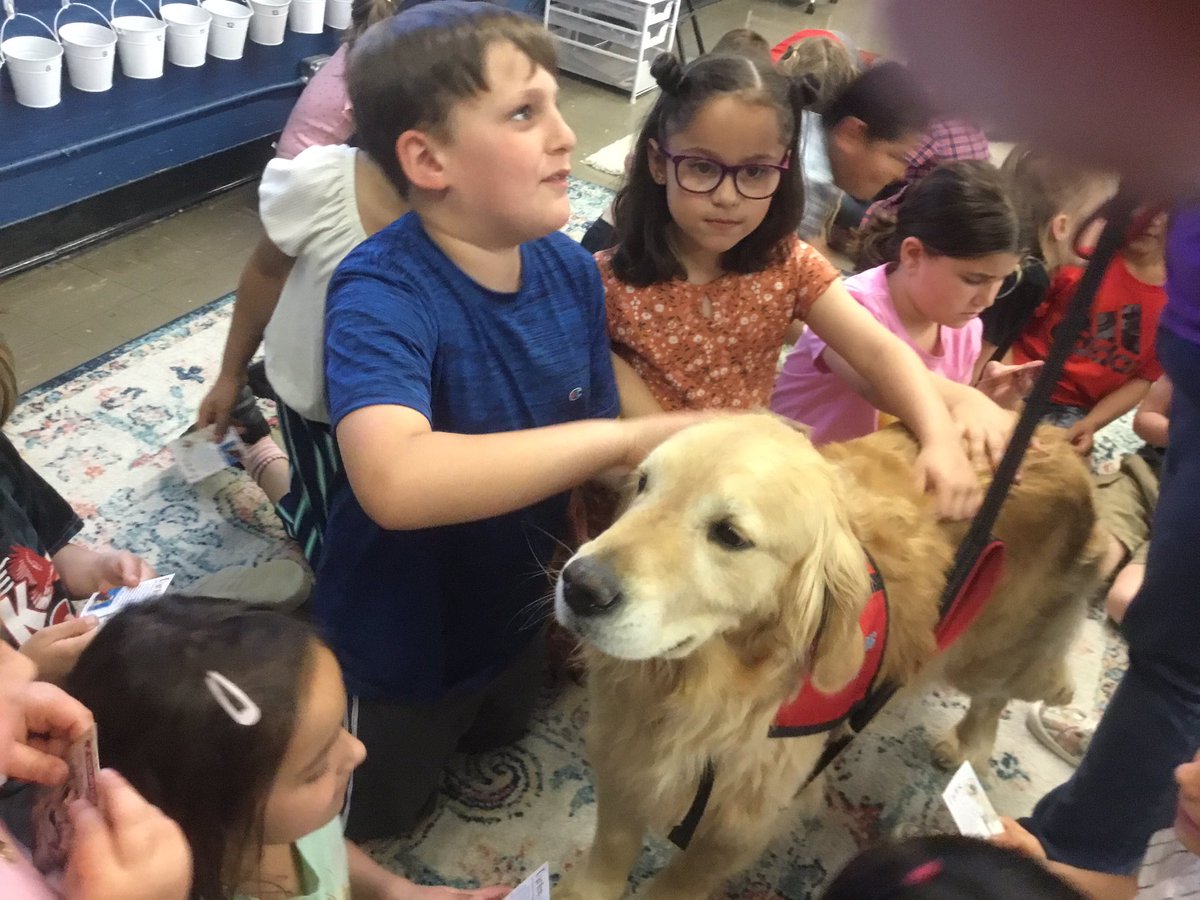 FeehanORH21's tweet image. Thank you, Mrs. Vitale and Darius, for visiting us today!😍 @ORHEagles21 #WeHelpChildren #makingitfun