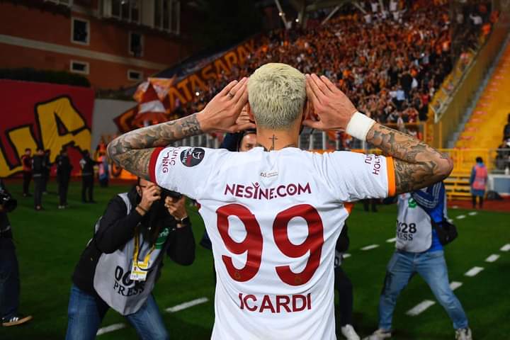 cassioo_lincoln's tweet photo. Icardi harbiden ırz düşmanıymış…
#Ligde içinden geçmediği takım kalmadı.. 🔥🔥😎😎 https://t.co/ssOzJtFRQR