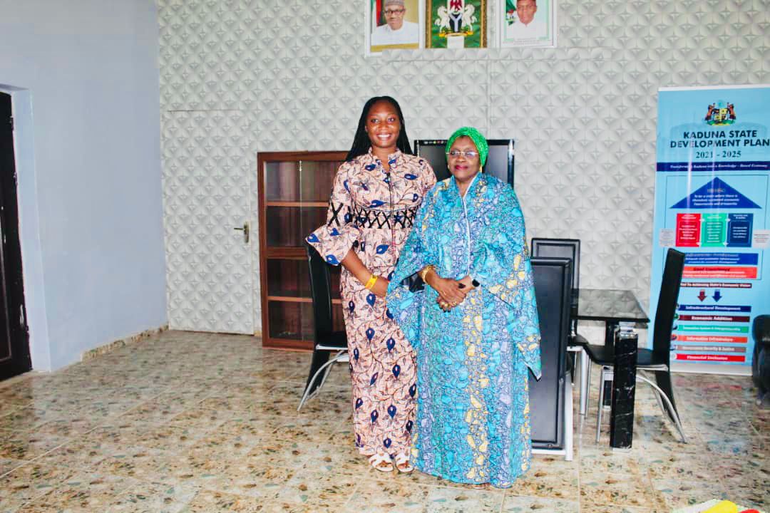 ps4hfoundation's tweet photo. It was a great pleasure Meeting our mother @HafsatMohBaba the Hon.commissioner @KDHSSD It was such an Honor and we feel delighted.
@ps4hfoundation moving forward into greater empowerment.
@KDHSSD
@DepGovKaduna
@KadunaMOH
#100hrs
#pshf
#GuinnessWorldRecord https://t.co/j9TVyyY35f