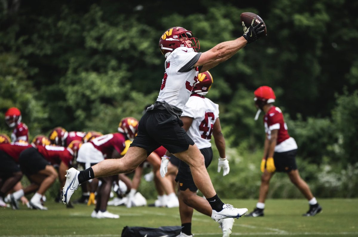 Things you love to see 🤩⤵️ @Brad27_27 putting in work with the @Commanders ‼️