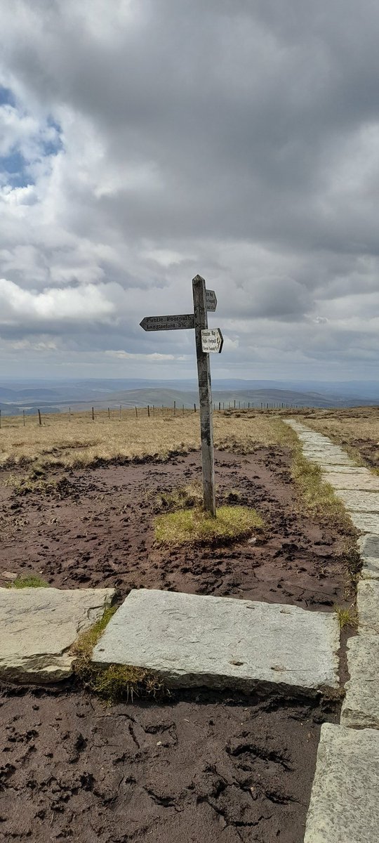 kvtr01's tweet photo. A 27 mile bimble 🏃‍♀️ through the #Cheviots today which involved a lot of bog navigation 😅 
#TheCheviot
#TheSchill
#PennineWay
#StCuthbertsWay https://t.co/kvfH2zxQHU