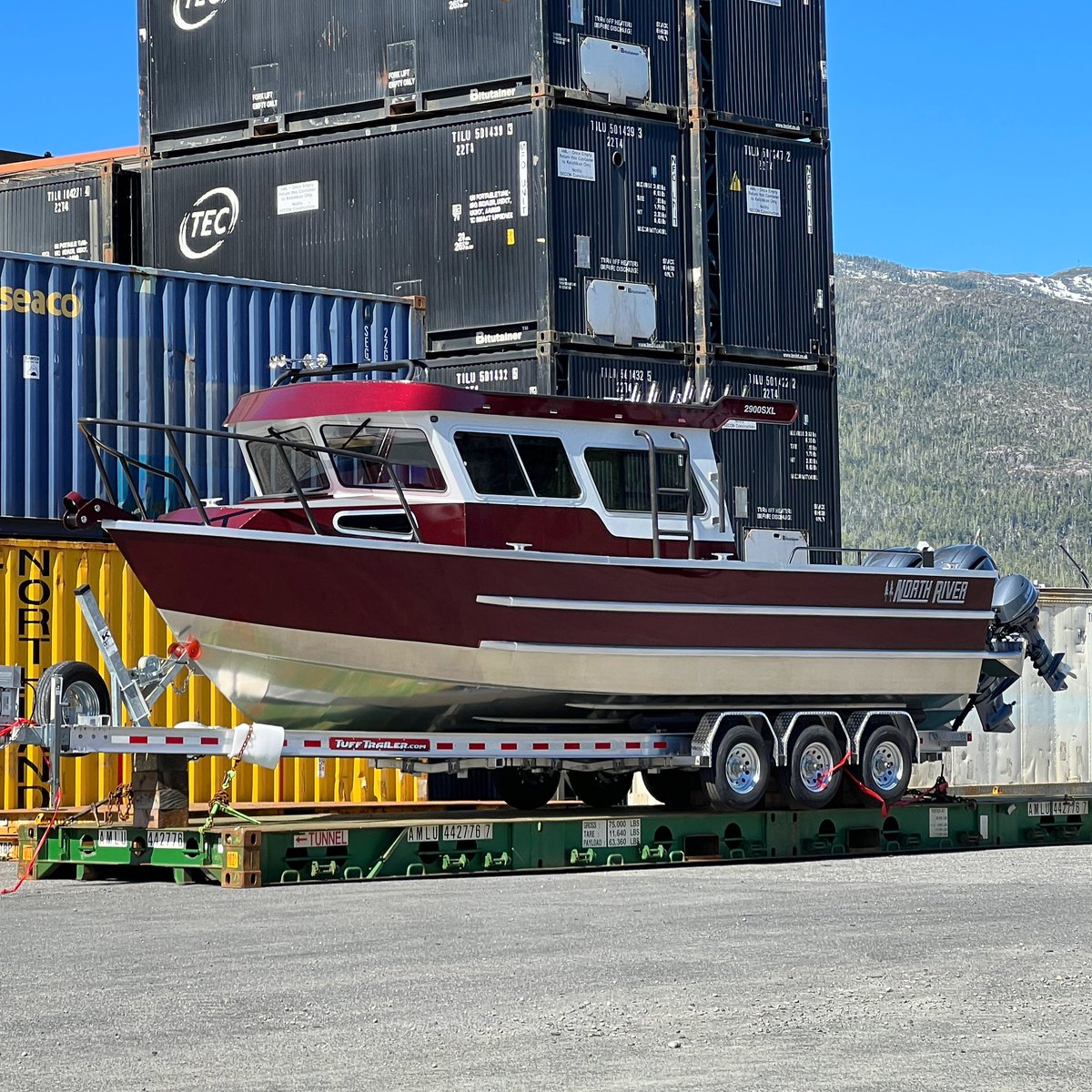 @baycoak @northriverboats Look what showed up today in the yard! 
🤩🤩🤩🤩🤩
Anyone seen my checkbook? 
.
@yamahaoutboards #yamahaoutboards 
@garminmarine #garminmarine 
.
.
#wefishhere #thisisfishing #northriver #fishalaska #signmeup #allin #lfg #aluminiumboat #alaska #fishing