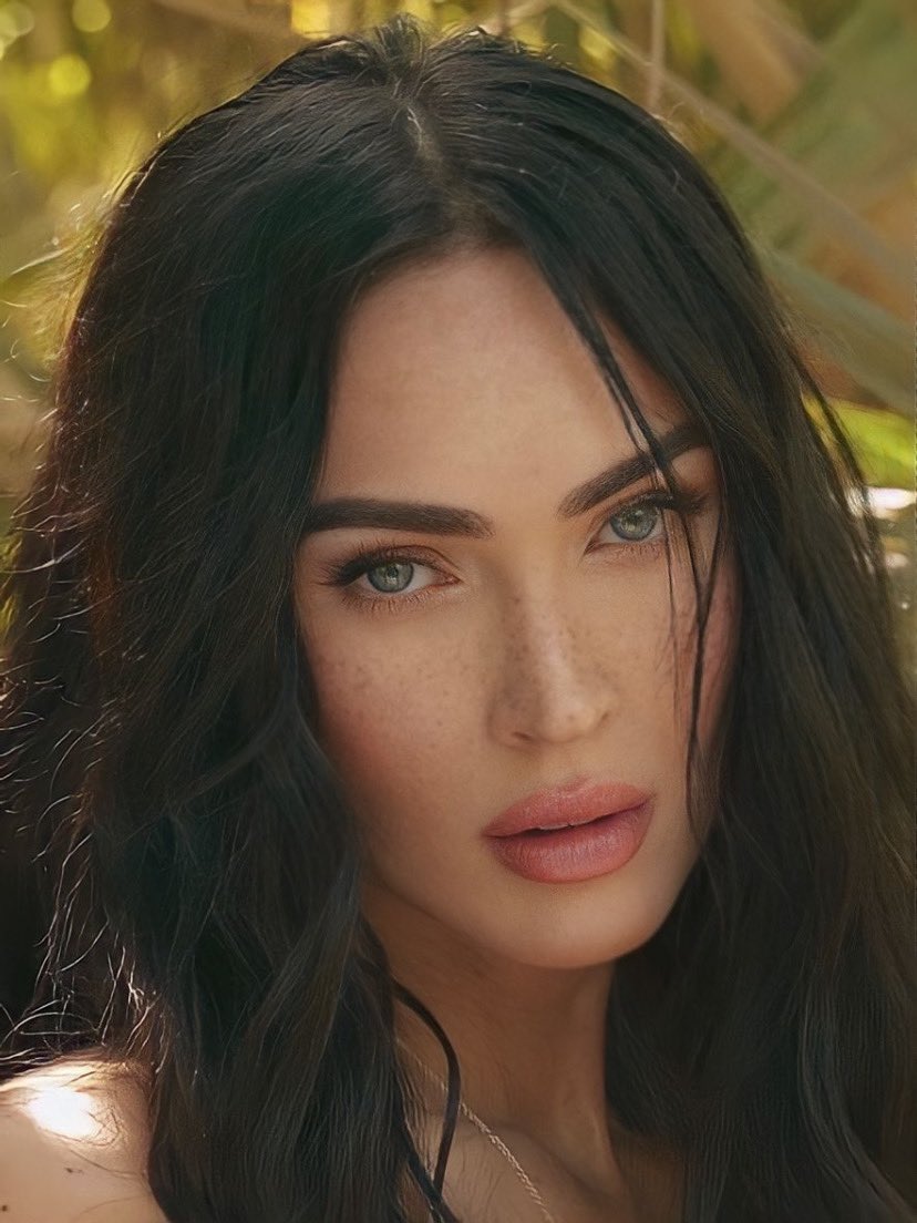 Happy birthday Megan Fox. The best to ever do it