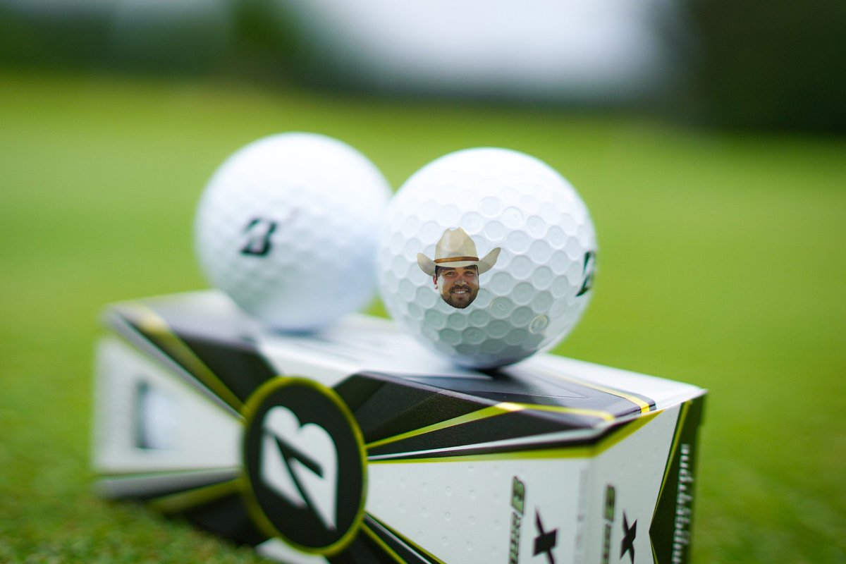 bridgestonegolf's tweet image. To celebrate Jason’s huge win, we’re giving you a chance to win some 𝙲𝚘𝚠𝚋𝚘𝚢 𝙳𝚊𝚢 golf balls! 

To win:
🤠 𝙍𝙀𝙏𝙒𝙀𝙀𝙏
🤠 𝙁𝙊𝙇𝙇𝙊𝙒 @bridgestonegolf 
🤠 𝙏𝘼𝙂 two friends