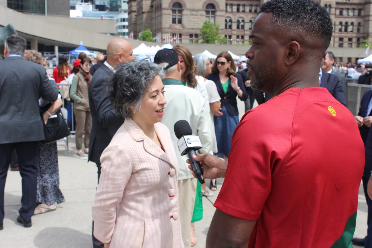 BravoDavenport's tweet photo. Portugal the Festa took over Nathan Phillips Square this past weekend to celebrate 70 years since the first arrival of Portuguese immigrants in Canada.

So glad to join the community to celebrate this momentous occasion. @70anoscanada https://t.co/q6uceQVC3G