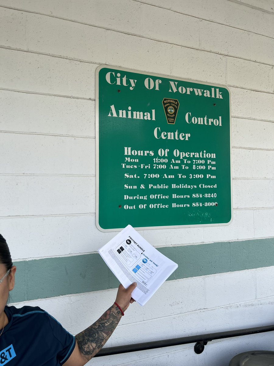 C11Andrew1's tweet photo. Outbound with Maria over at the animal control in Norwalk. Talking about qualifying for FirstNet. Great phone promotions  #Camerashy #Firstnet @juanct1123  @Norwalk_CT @D_Zargos https://t.co/xO9eLhIgeR