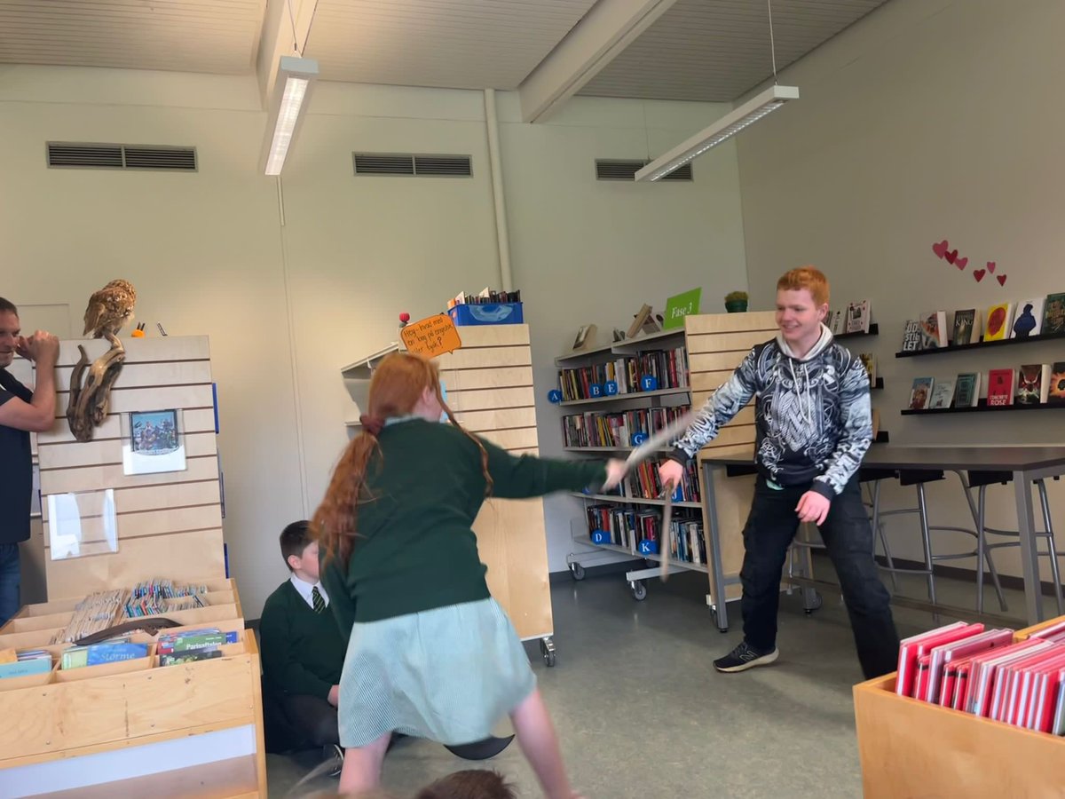 OakyDenmark's tweet photo. We were lucky enough to meet Tor, a student from school who is an expert in all things Viking! Tor showed us some of his amazing equipment, which he uses during Viking battle re-enactments! @TuringScheme_UK https://t.co/tcBzkX9xCi