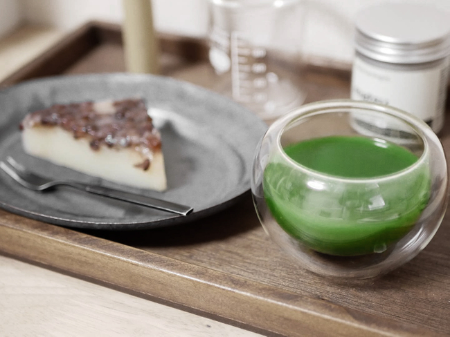 RT Matchaeologist "#Matcha Time 🍵 — Time to focus on an ocean of positives! 🎉 Raise your hand if you’d like to join this beautiful #MatchaRitual prepared by @ rhimie0206 using our Matcha Brewing Kit! 👉 bit.ly/brewingkit "