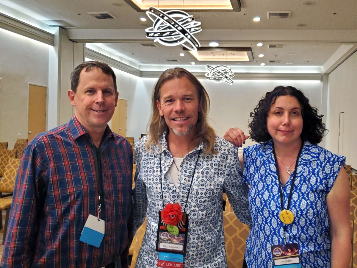 ericjguignard's tweet photo. Got back from @sfwa's 58th Nebula Awards, and it was a great 1st experience!
Met and made friends, saw excellent panels, and celebrated the awards.
MORE WRITE-UP AND PICS HERE:
https://t.co/4WiAiH10dj
#Nebulas2023 #ericjguignard #ericguignard #promotebooks #readmorebooks #sfwa https://t.co/keShseWPka