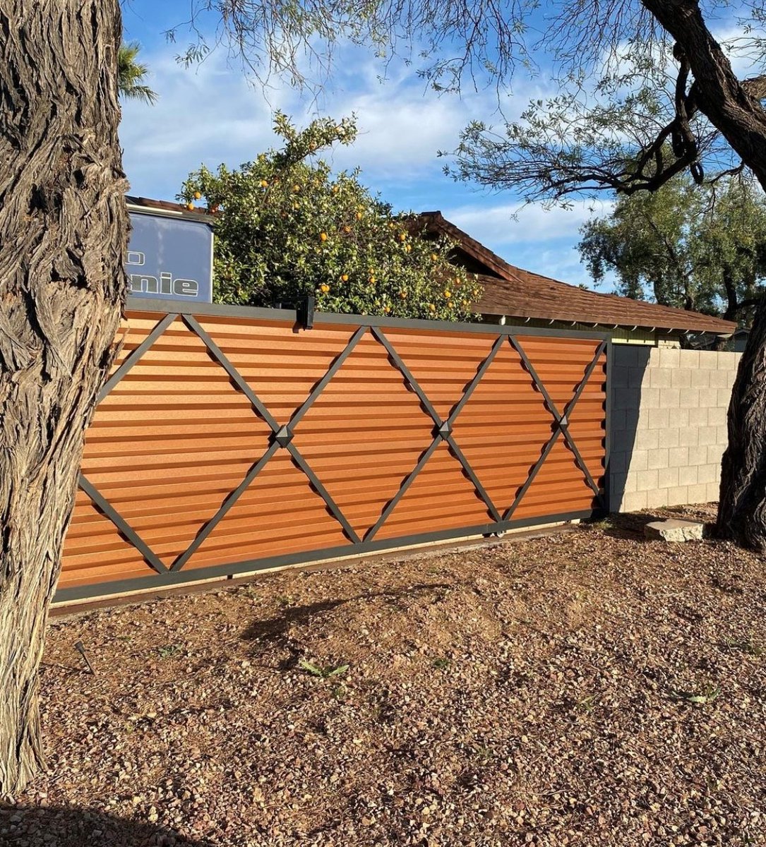 weststatesmetal's tweet photo. This Copper Penny gate from our friends at https://t.co/Zu2KZC5zi9 proves that even the most functional objects can be beautiful works of art. 😍.
#metalgate #landscape #rutic #manufacture #paintedmetal
https://t.co/MdwQEKW6Ct https://t.co/BPyBiTBG3K