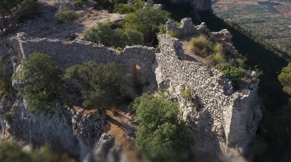 🗳️ Ens hem adreçat als #candidats a les presidències del Govern i del Consell denunciant el greu #deteriorament que pateixen les murades del #Castell d'Alaró. 
🔊 Ajuda'ns a difondre-la. alrum.org/iniciatives/de…