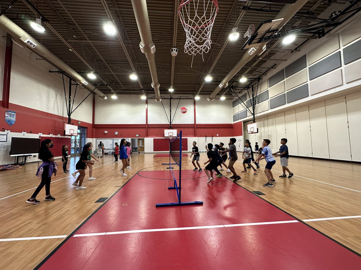 keirazarella's tweet photo. ♥️ Fit Club this morning!🏐🏀 https://t.co/n2kXlGIADD