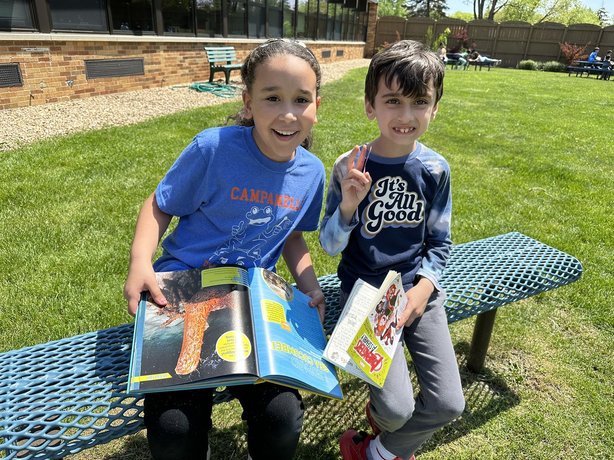 MrsKellyTwarog's tweet image. Read outside day! We couldn’t have asked for better weather. ☀️ 😊 📚 #TeamCampi