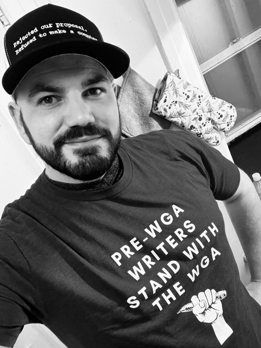 writerly203's tweet image. My new pre-WGA solidarity shirt is in to add to my picket outfit #WGAStrong #WriterStrike