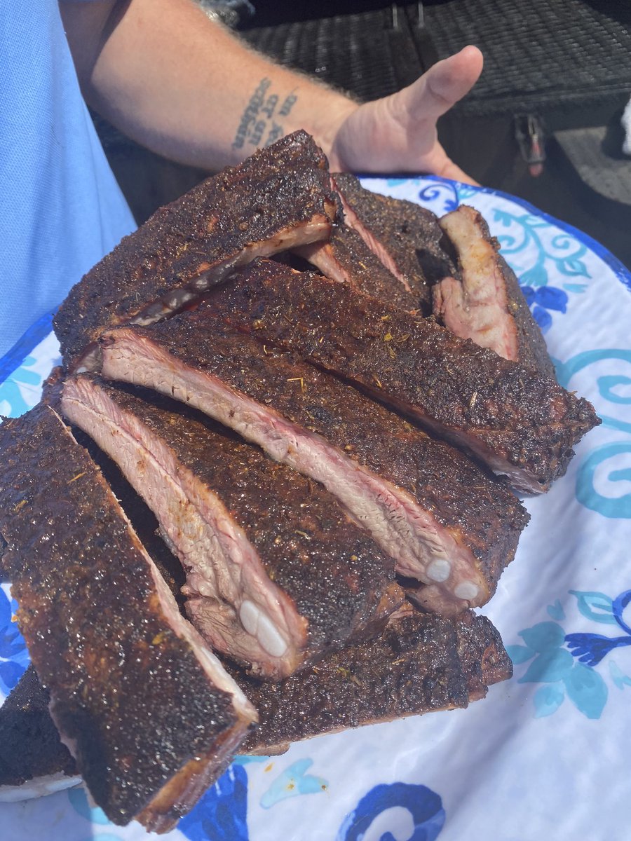 It’s National BBQ Day! Lewis Donald from @sweetlewsbbq throws down on these pork spareribs! They are smoked for 4-5 hours! Tender & Delicious! #CLT #NationalBBQDay @cherylbrayboy @WBTVKristenM