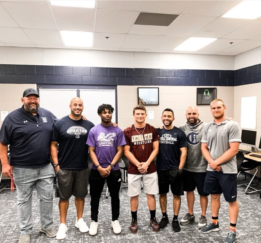 FootballFHC's tweet photo. Congrats to these two studs on signing yesterday!

Will Thomas - Football @ Fontbonne University
Aidan HerNandez - Wrestling @ Arizona State University

We’re so proud of you, men! Love you!

#FindAWay https://t.co/TuaZZqZMwX