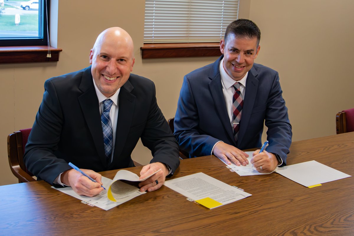 CLIU21's tweet photo. It's the end of an era here at CLIU21! We officially announce the hiring of our newest Executive Director Dr. Gregory Koons! He will replace Dr. Elaine Eib in August. 
 
#helpingchildrenlearn #executivedirector #leadership #newbeginnings https://t.co/AAGcZCgpk8
