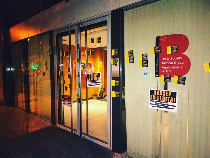 equip_sassep's tweet photo. Ahir ens vam reunir amb la nostra empresa PROGESS i no es va arribar a cap acord. Davant d'això, SASSEP continua amb la lluita per la defensa dels nostres drets. #ningudormintalcarrer #nadiedurmiendoenlacalle #nobodysleepingonthestreet #sensellarisme #educaciosocial #XAPSLL https://t.co/FvV1hpbdTk