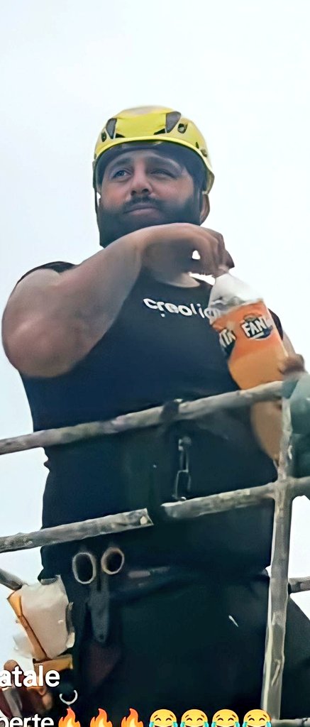 JohnBosley78's tweet photo. Real workers be like
#bearman #bearworker #Workers #handsomemen #chunk #chunkguy #italianbear #italiancharm #strongman https://t.co/Pivo5clWJ9