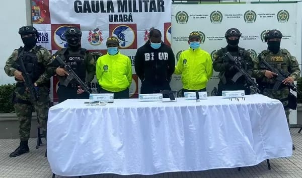 COL_EJERCITO's tweet photo. #ContundenciaOperacional | Ofensiva de @Ejercito_Div7 permitió neutralizar a 25 presuntos integrantes del Clan de Golfo. Las operaciones militares que afectaron a siete subestructuras de este grupo se adelantaron en Antioquia, Córdoba y Chocó.

Noticia>>https://t.co/CezGf2JqOx https://t.co/Z90Apcxe2W