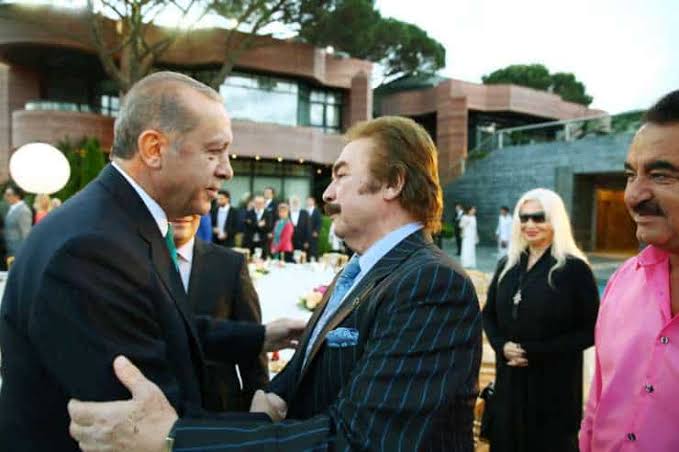 klcmesutklc's tweet photo. Orhan Gencebay ölmüş.

Zerre kadar umrumda değil. Oyunuza sahip çıkın. Tek gündemimiz bu. 

#secimiptaledilsin https://t.co/kfmFri4v8j